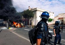 Infiamma la protesta degli studenti in Francia: incendio in una scuola a Metz, fermato 15enne per aggressione
