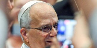 Papa: “Mi hanno trovato nodulo circoscritto al polmone, mi opero”