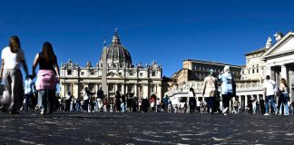 Papa Leone XIV, il fratello: “Annuncio è stato uno choc, anche io sono in cura per tumore”