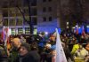 Polonia, sospeso presidente della Corte Costituzionale: polizia schierata attorno all’edificio