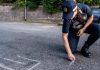 Roma, investe bimbo davanti alla scuola e scappa: 54enne denunciato