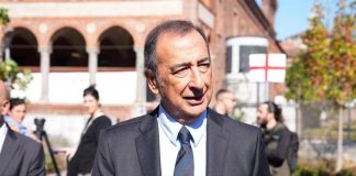 Milano, Sala: “Preoccupazione altissima, poche forze dell’ordine in piazza: può essere solo l’inizio”