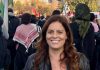 Ilaria Salis in piazza a Milano: “Il terrorismo mediatico non ci ferma”