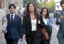 Ilaria Salis e il risarcimento agli ex collaboratori, ecco perché la condanna è stata annullata