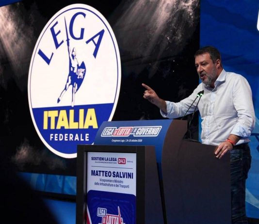 Lega, Salvini confermato segretario: “stop aiuti a Kiev”. Scontro con i giornalisti