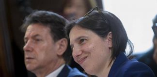 Sondaggio politico, Fratelli d’Italia primo partito e centrodestra avanti