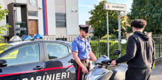 Pizzicato a bordo dello scooter rubato: denunciato 19enne. Mezzo restituito al proprietario