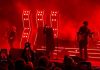 The Strokes, a Bologna anche ‘Bella ciao’ per una band che non vuole piacere a tutti i costi