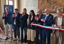 Inaugurata in piazza Broletto la seconda fase espositiva della mostra “Trame d’acqua”