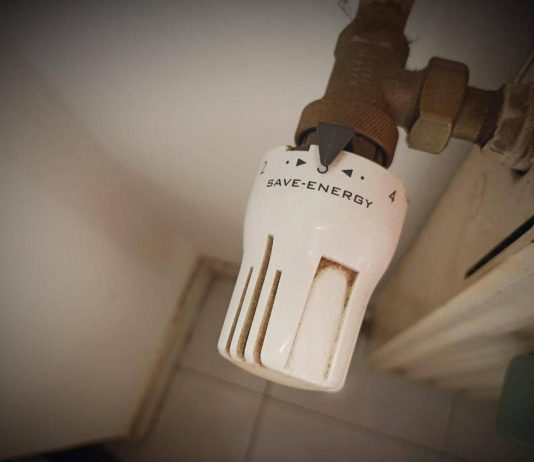 Chi decide gli orari del riscaldamento in condominio e come modificarli? Tutte le risposte