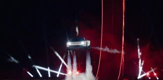 Tesla svela la Roadster, l’auto sportiva capace di volare: in produzione dal 2028