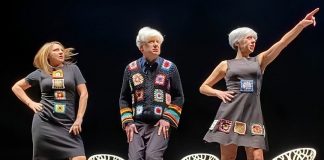 Tre sedie e tante risate: Alessandro Fullin apre la stagione teatrale di Asola