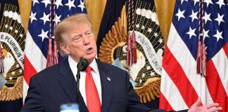 Trump, l’omaggio a Cristoforo Colombo e le battute: “Il mio amico Pavarotti…”
